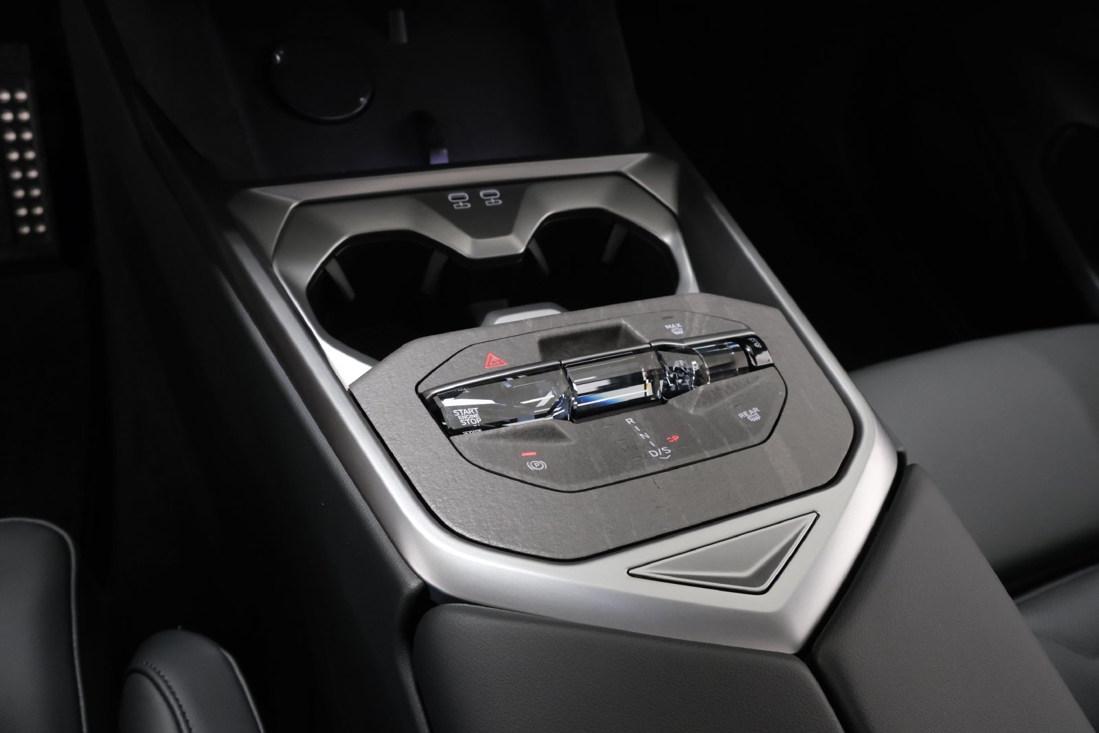 New 2027 Dravit Grey Metallic BMW  image 24