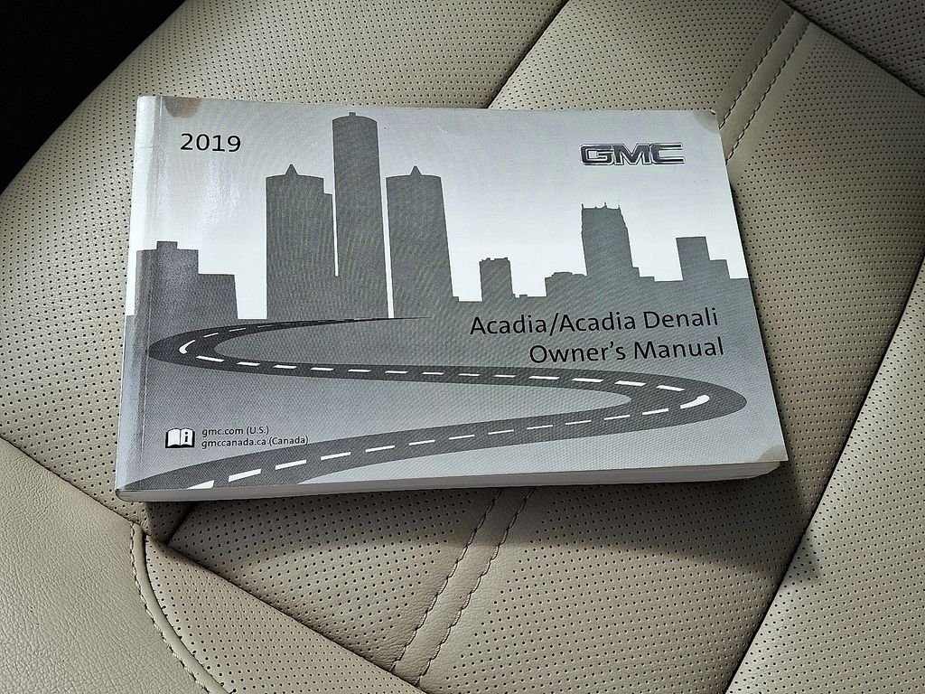 Used 2019 White GMC Denali image 27