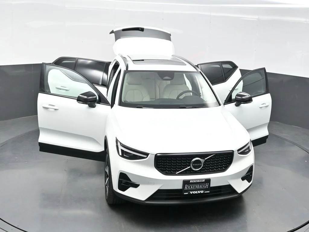 New 2026 Crystal White Volvo Plus image 38