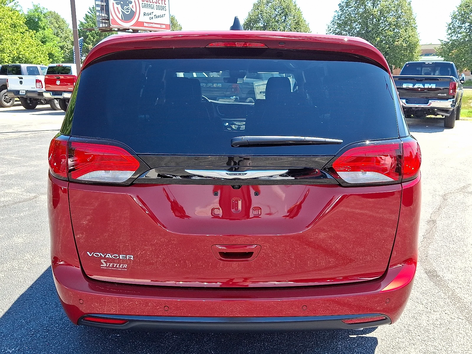 2026 Chrysler Voyager LX - Photo 7