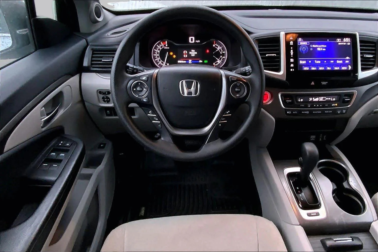Used 2017 Lunar Silver Metallic Honda EX image 6