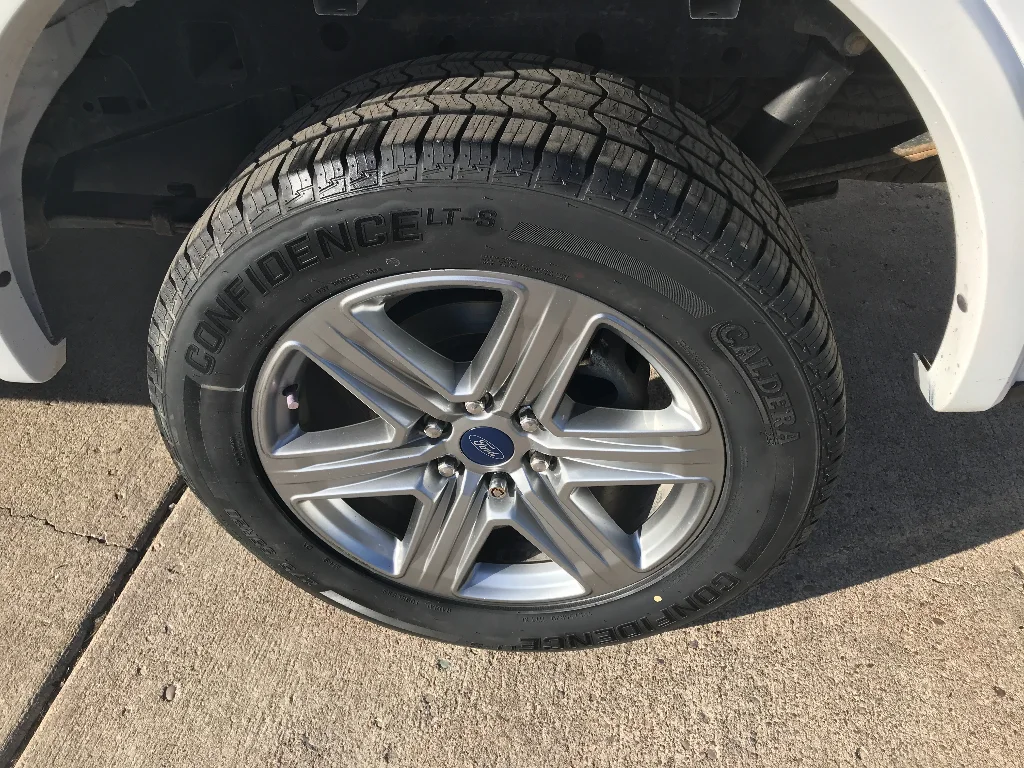 Used 2019 Oxford White Ford XLT image 27
