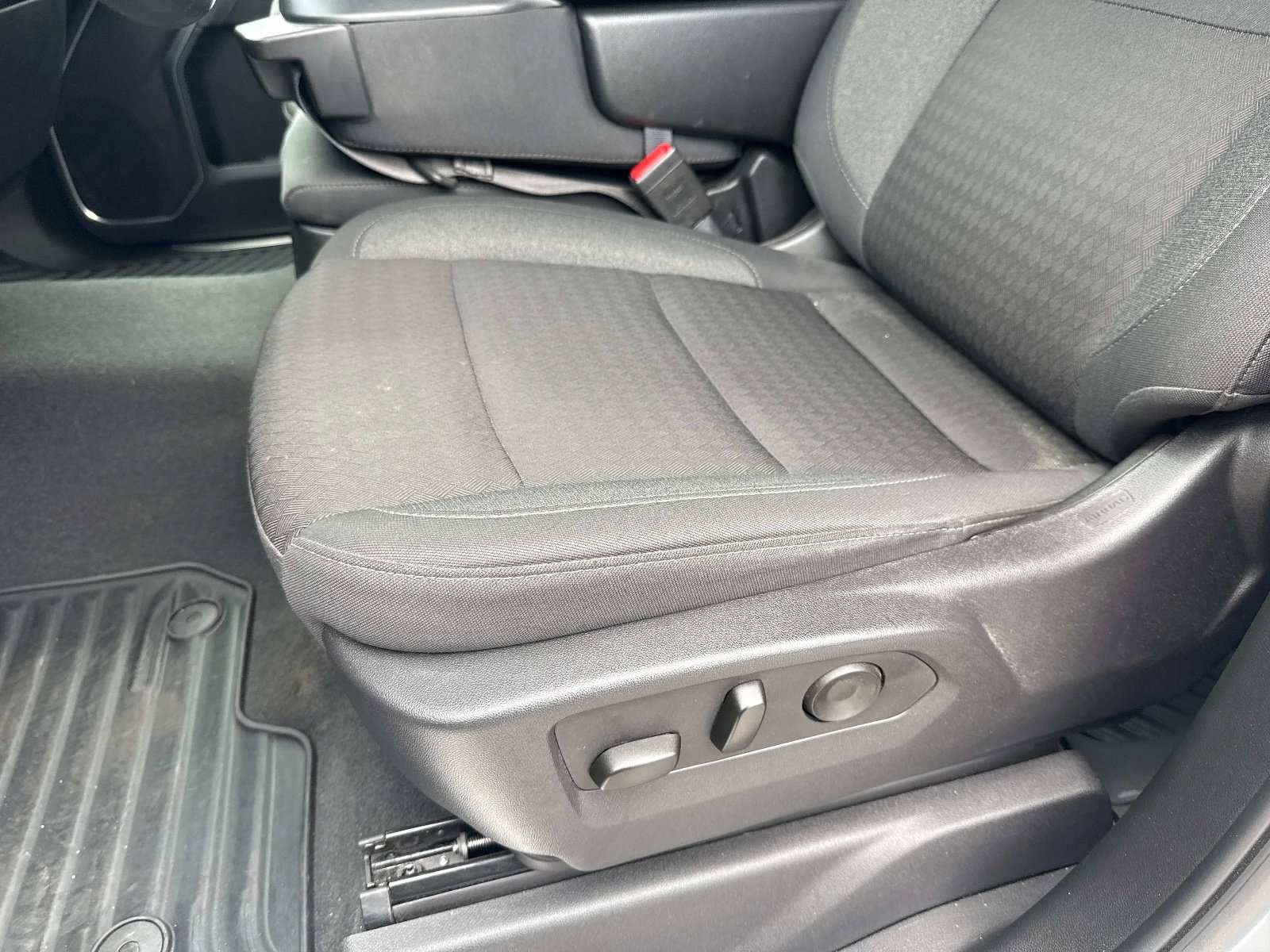 Used 2025 Summit White Chevrolet LT image 22