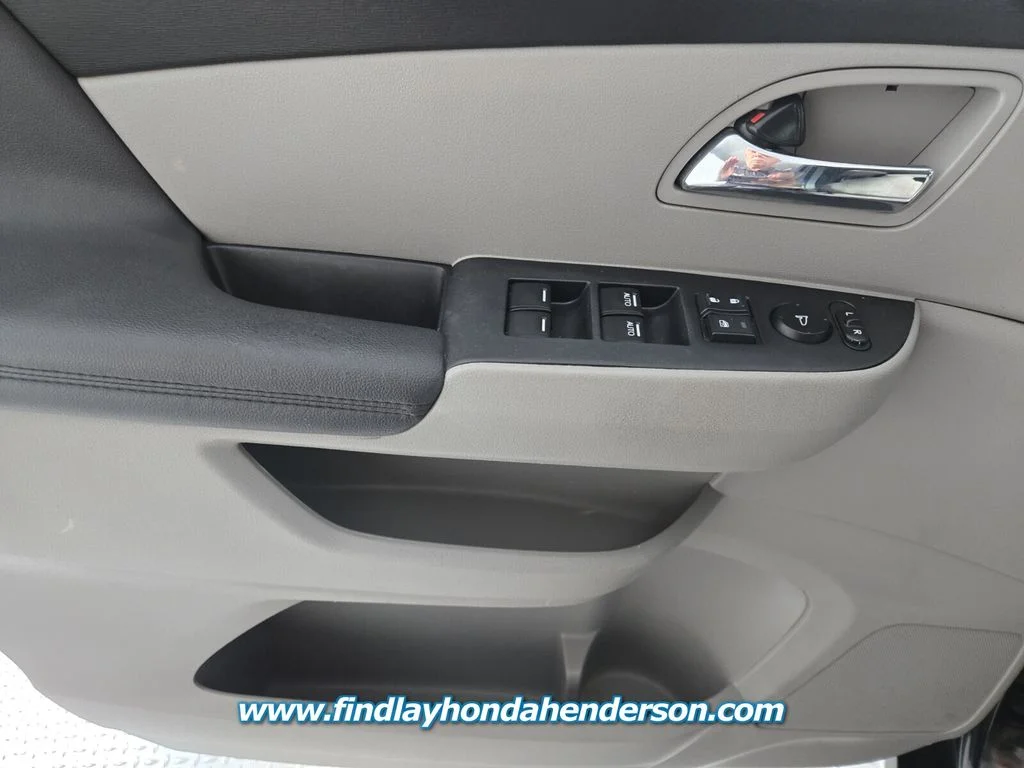 Used 2016 Crystal Black Pearl Honda SE image 25