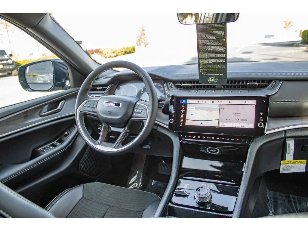 New 2026 Baltic Gray Metallic Clearcoat Jeep Laredo Altitude image 21