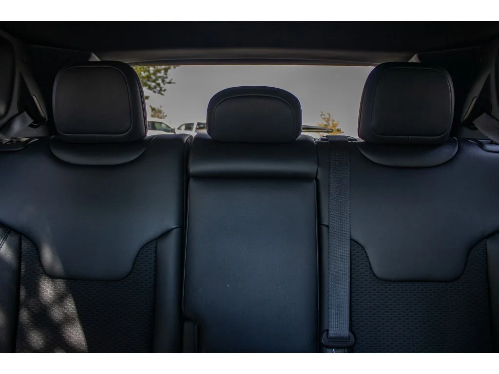 New 2026 Bright White Clearcoat Jeep Latitude image 53