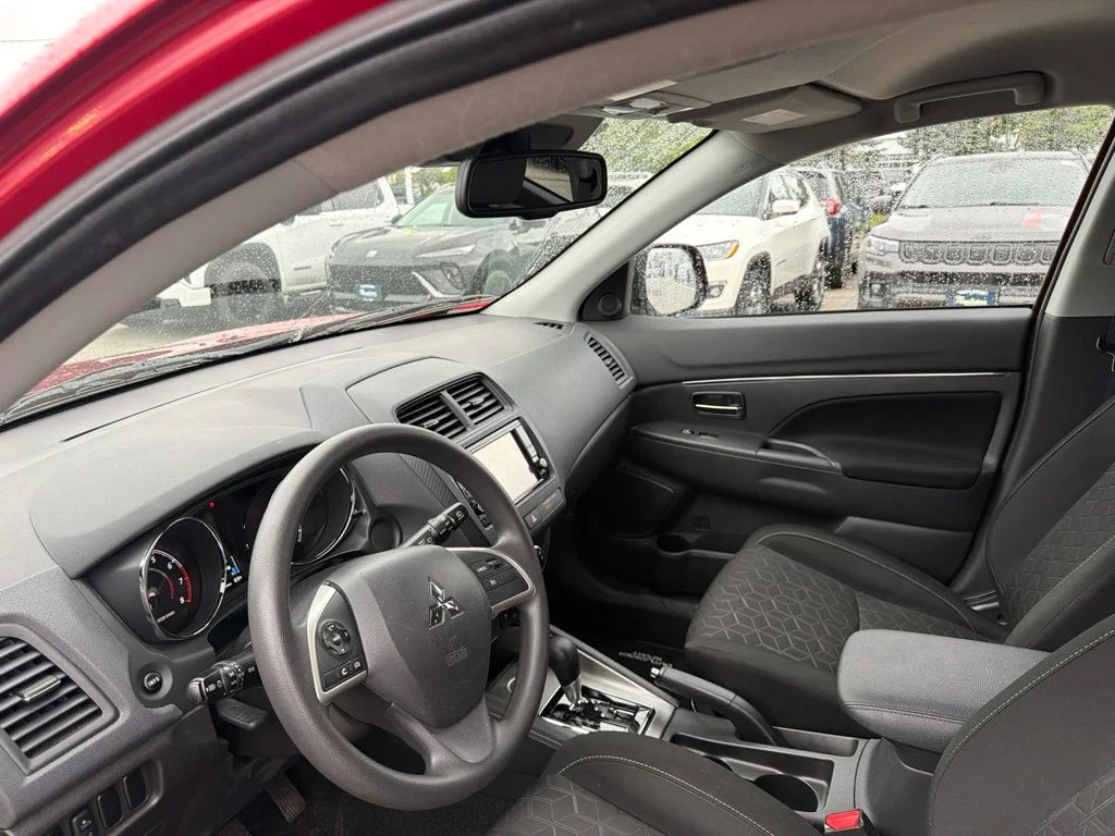 Used 2021  Mitsubishi 2.0 ES image 12