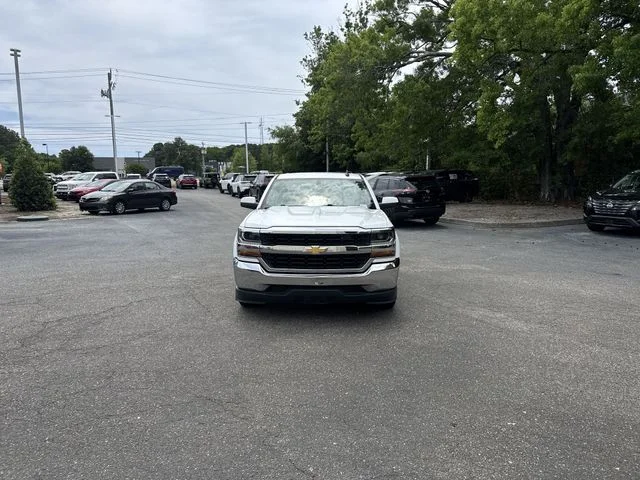Used 2018 White Chevrolet LT image 2
