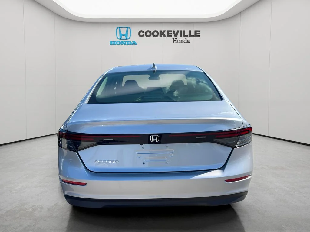Used 2025 Solar Silver Metallic Honda LX image 7