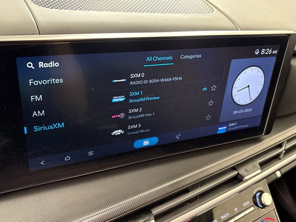 Used 2024 White Hyundai SEL image 34