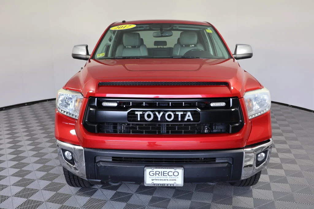 Used 2017 Barcelona Red Metallic Toyota Limited image 3