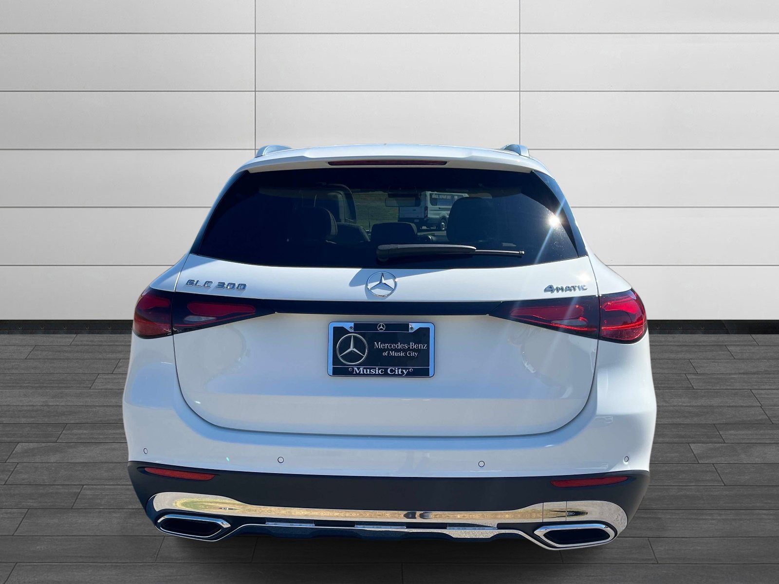 Used 2026 Polar White Mercedes-Benz GLC 300 image 4
