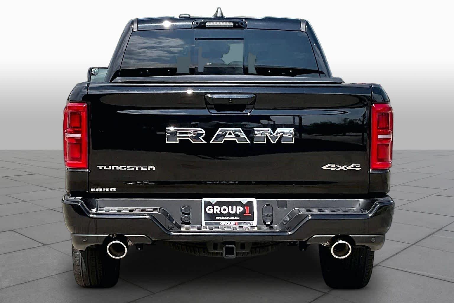 New 2026 Diamond Black Crystal Pearl-Coat Exterior Paint RAM Tungsten image 4