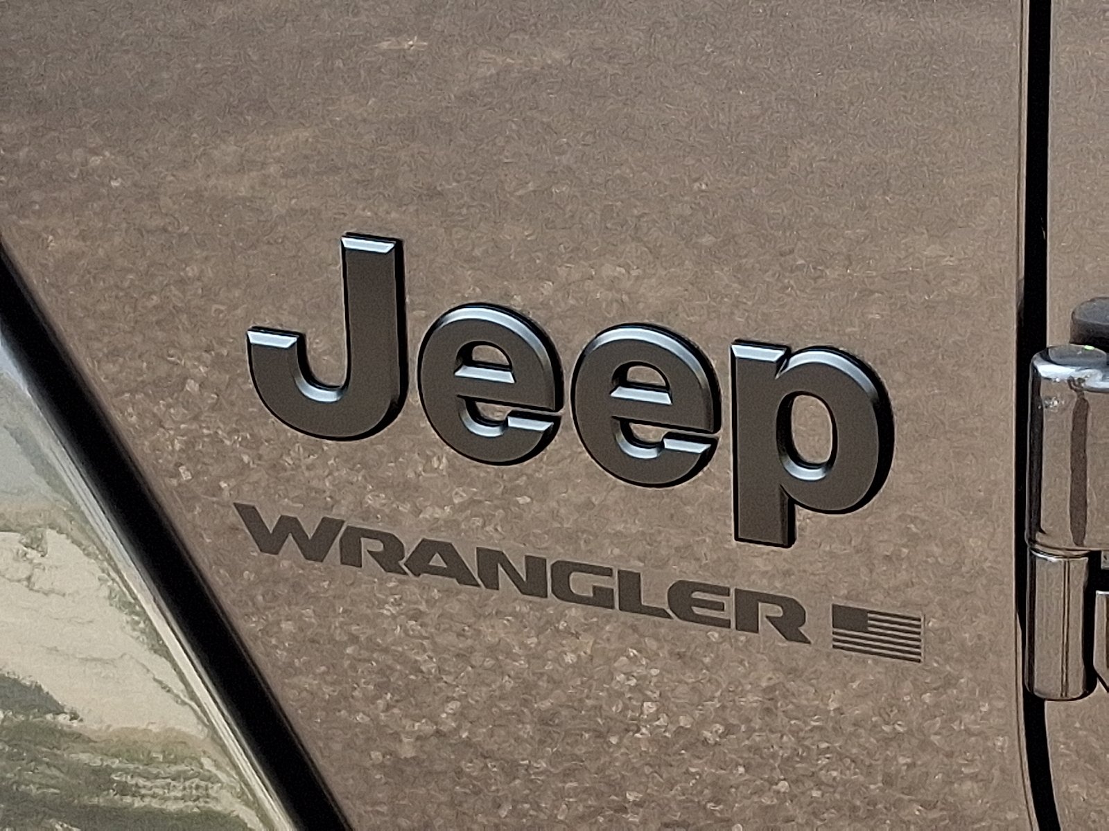 New 2026 Granite Crystal Metallic Clear-Coat Exterior Paint Jeep 4-Door Sahara 4x4 image 17