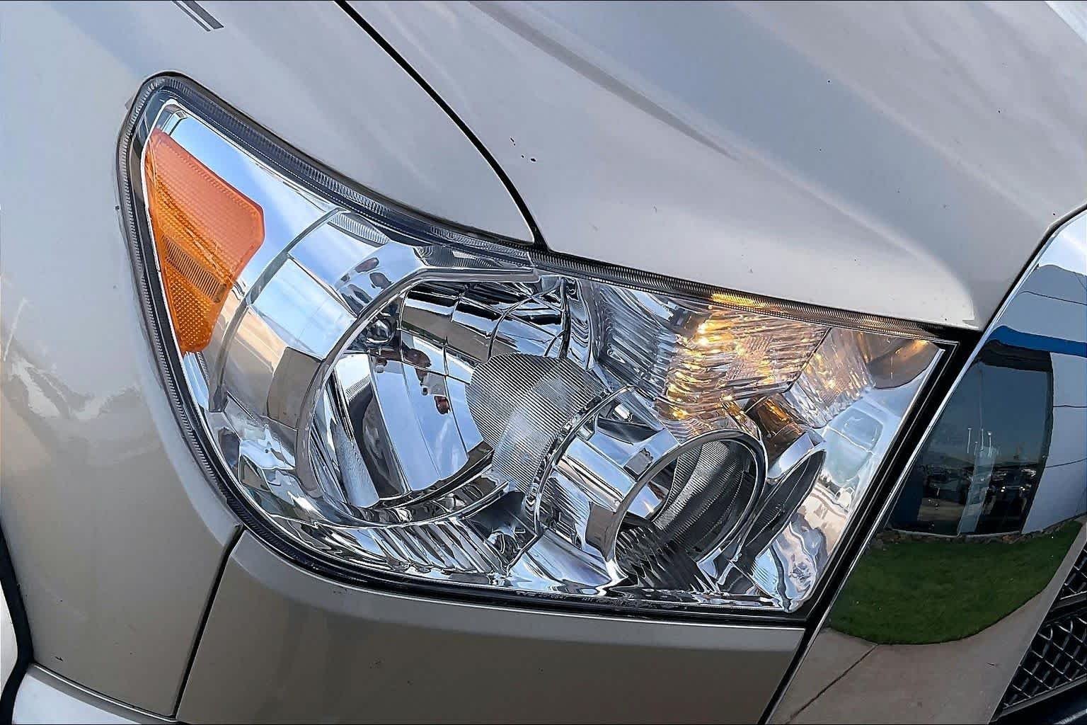 Used 2008 Desert Sand Mica Toyota SR5 image 23