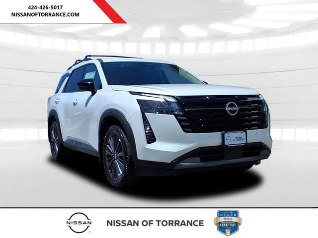 2026 Nissan Pathfinder SL 2WD's photo