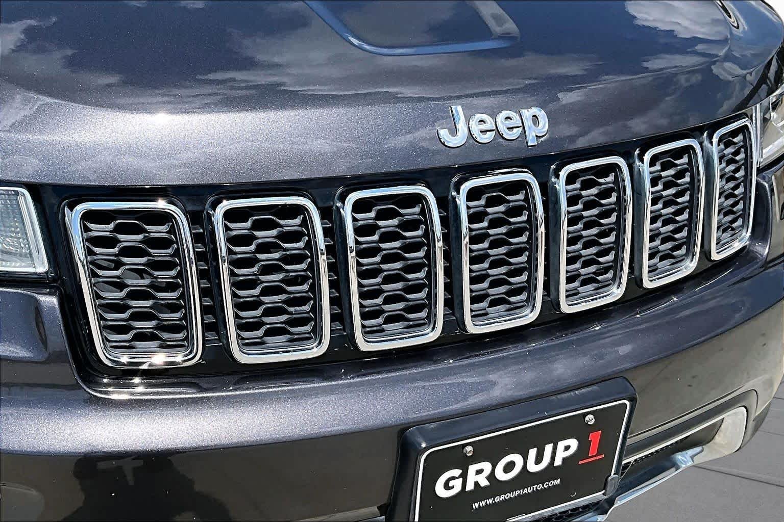 Used 2018 Granite Crystal Metallic Clearcoat Jeep Limited image 27