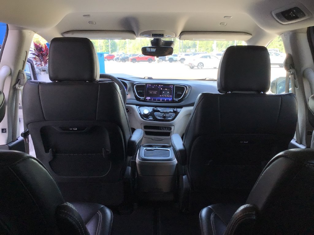 Used 2024 Silver Chrysler Touring L image 34