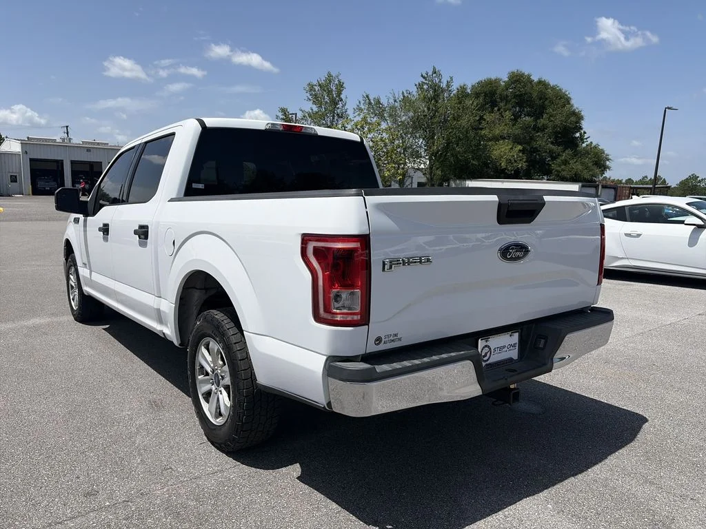 Used 2015 White Ford XLT image 5