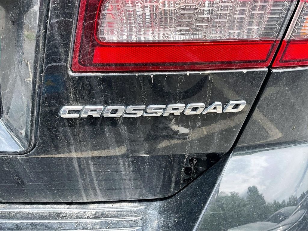Used 2019 Pitch Black Clearcoat Dodge Crossroad image 7