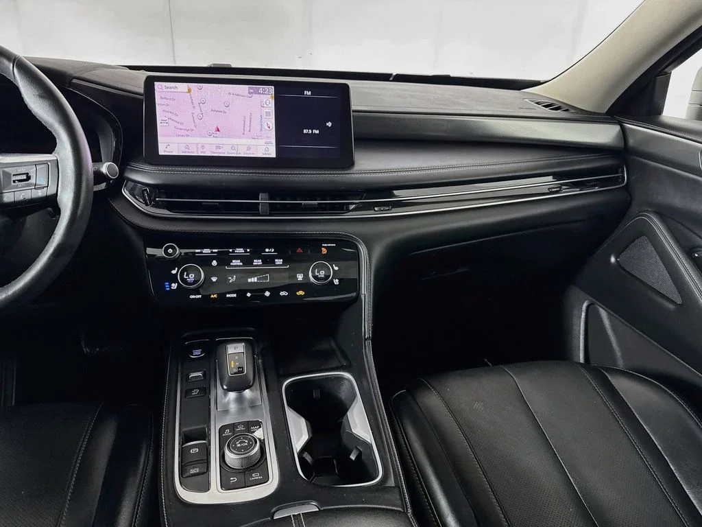 Certified Used 2023 Silver INFINITI LUXE image 31