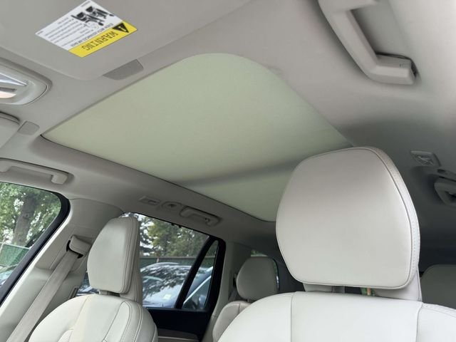 Used 2024 White Volvo Ultimate image 21