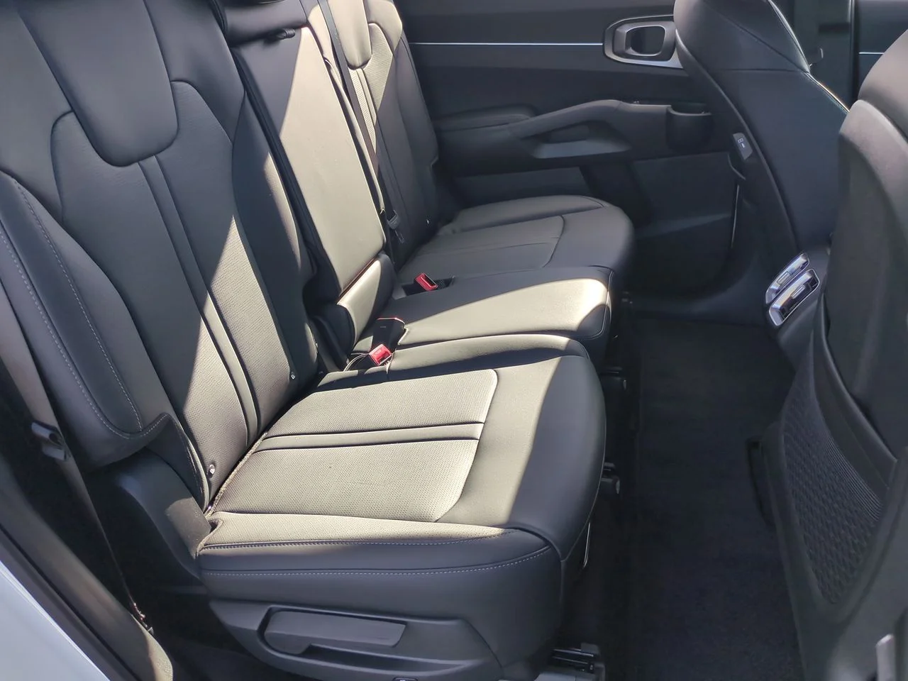 New 2026 Snow White Pearl Kia EX image 26