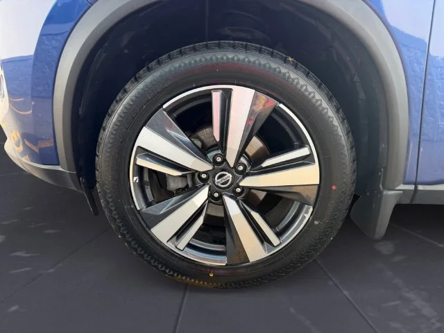 Used 2021 Blue Nissan SL image 44
