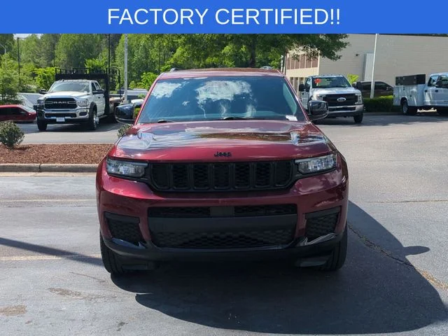Used 2023 Red Jeep Altitude image 8