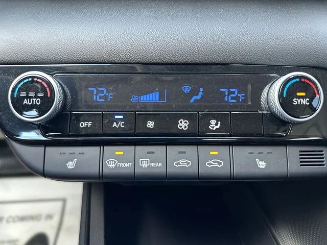 Used 2023 Silver Hyundai Blue image 19