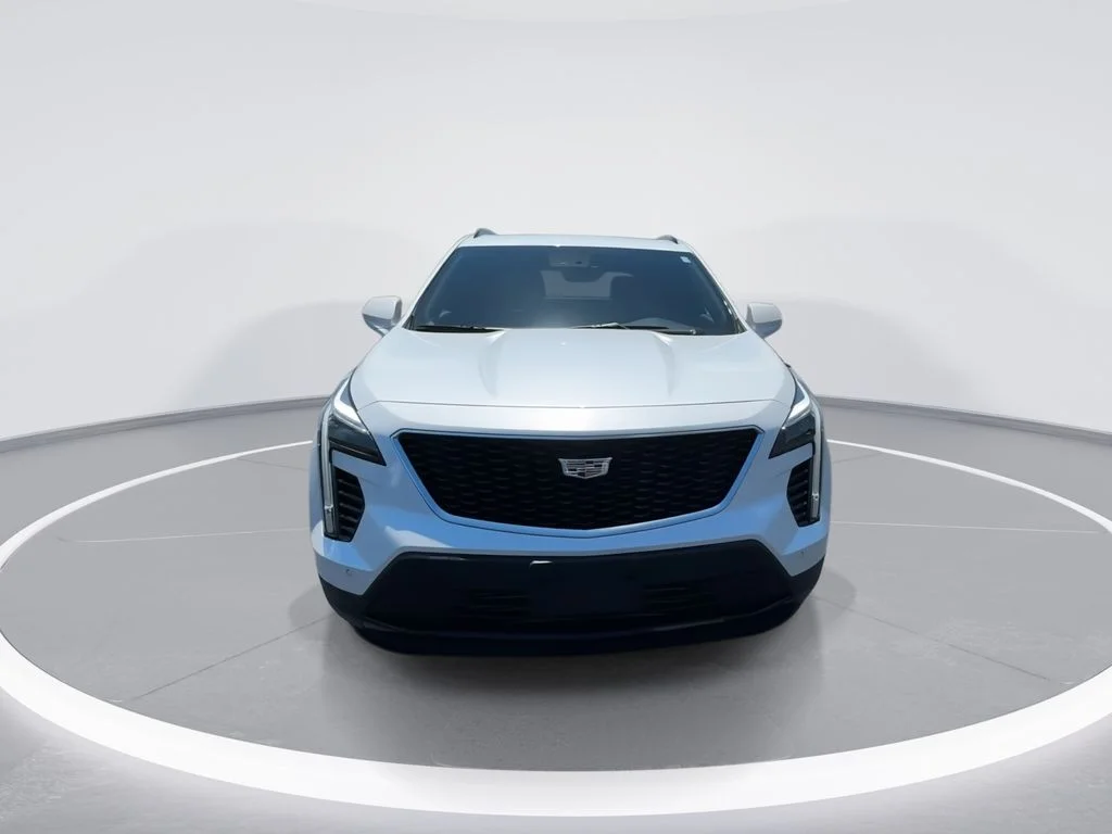 Used 2019 White Cadillac Sport image 3