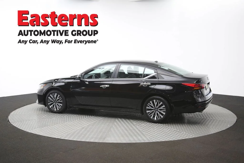 Used 2023 Black Nissan 2.5 SV image 63