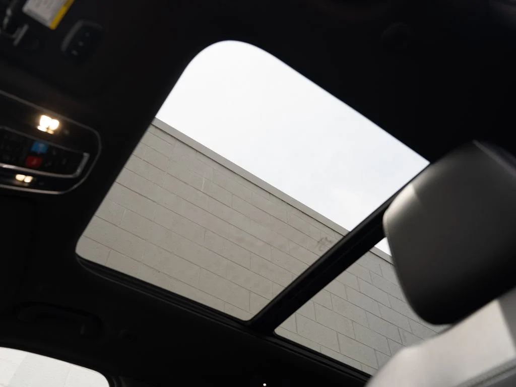 Used 2024 White Jeep Limited image 29