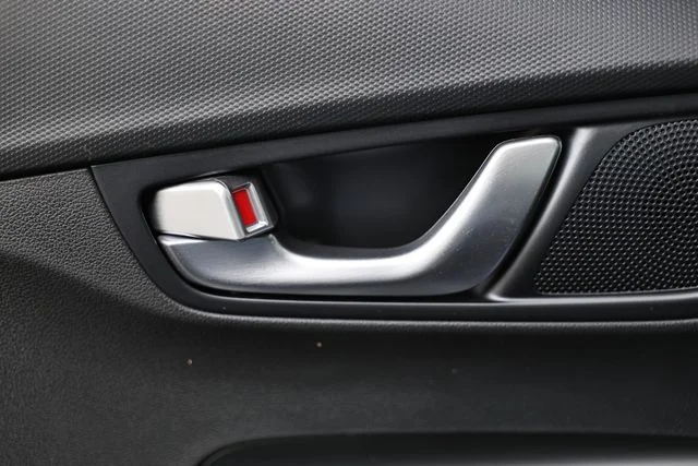 Used 2023 Ultra Black Hyundai SE image 16