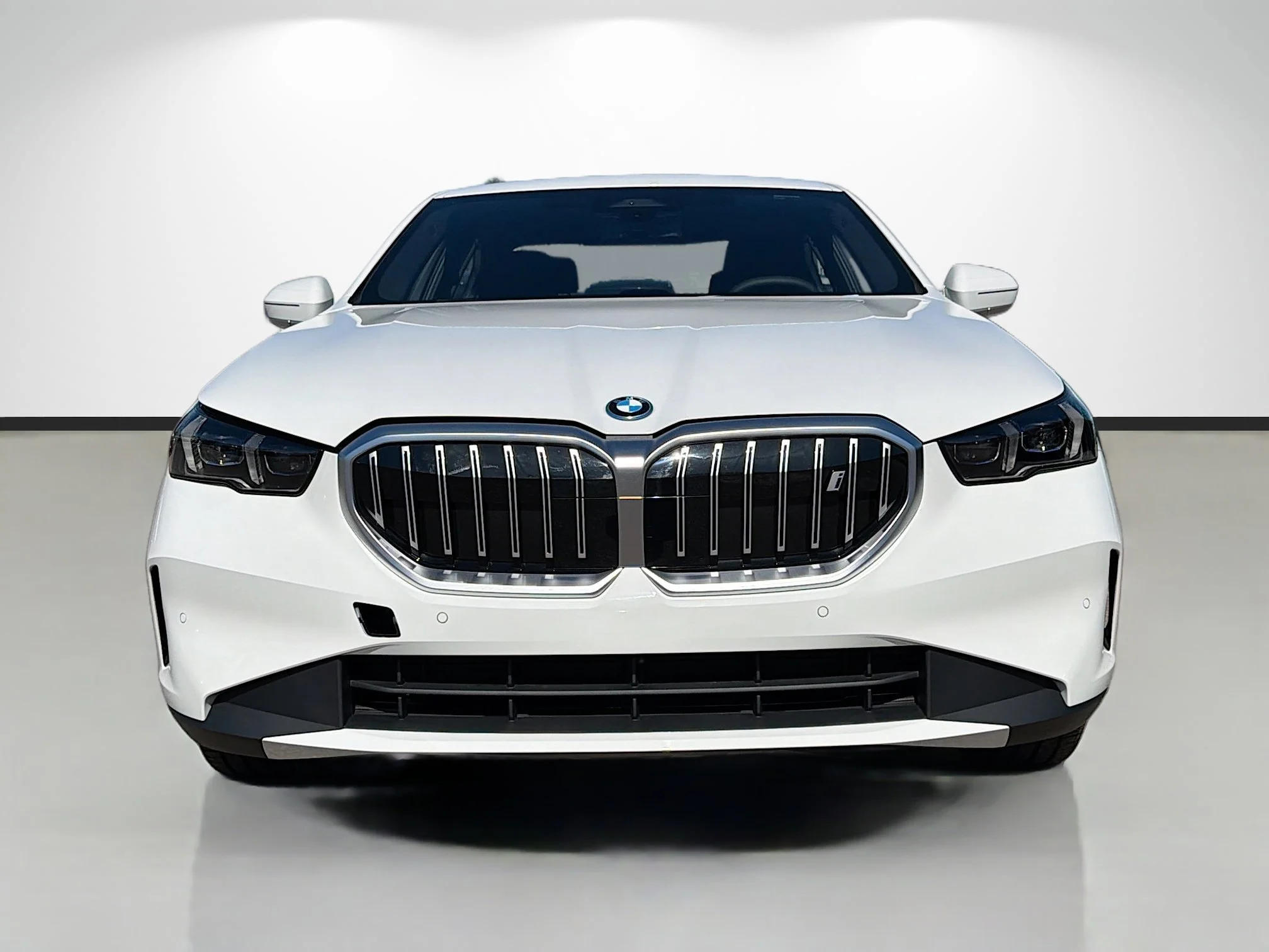 New 2026 Alpine White BMW eDrive40 image 8