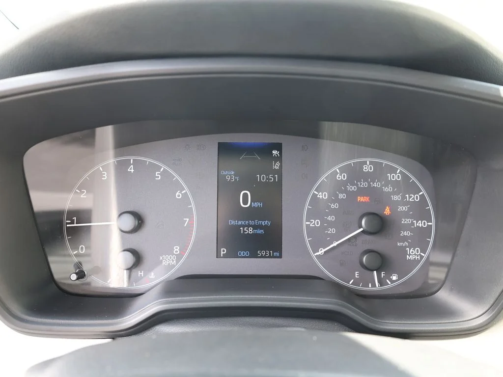 Used 2025 White Toyota LE image 33