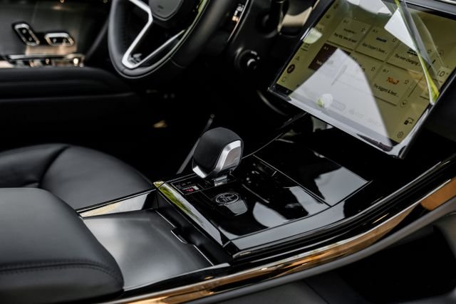 New 2026  Land Rover SE image 33