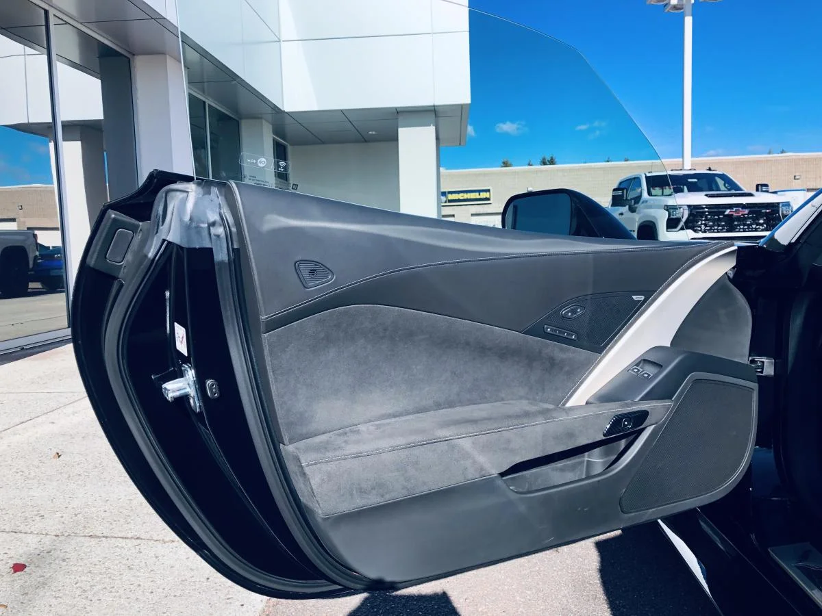 Used 2019 Black Chevrolet 2dr ZR1 Cpe w/3ZR image 16