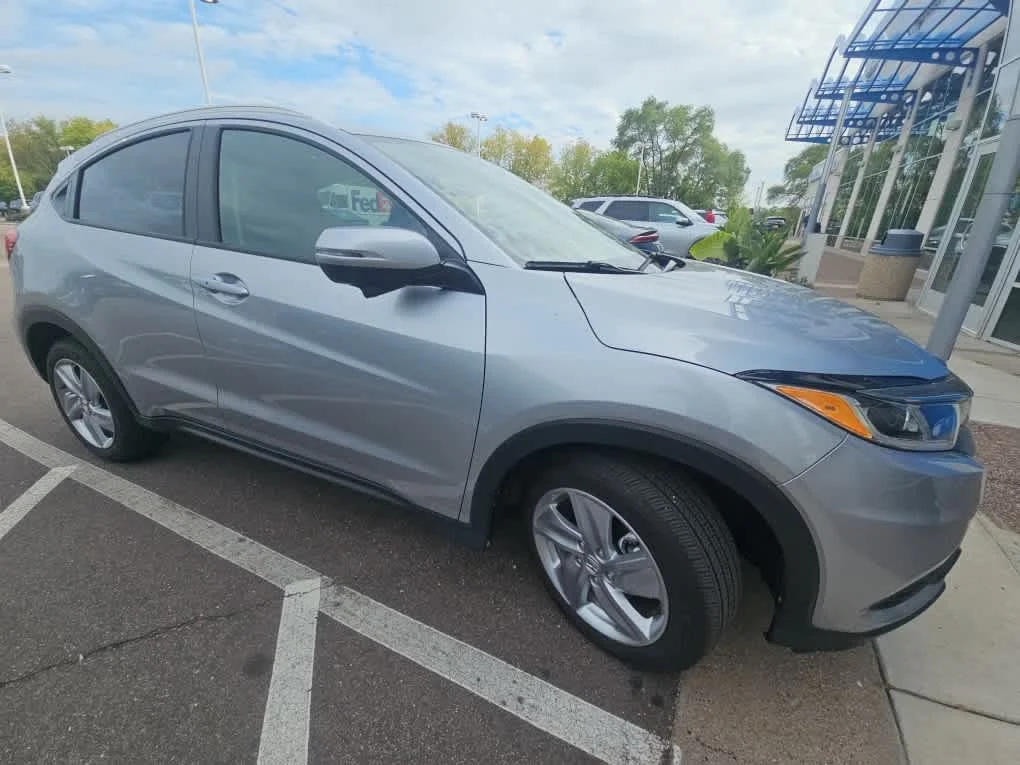 Certified Used 2020 Lunar Silver Metallic Honda EX-L image 2