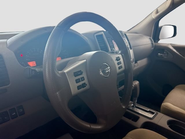 Used 2018 Red Nissan SV V6 image 10