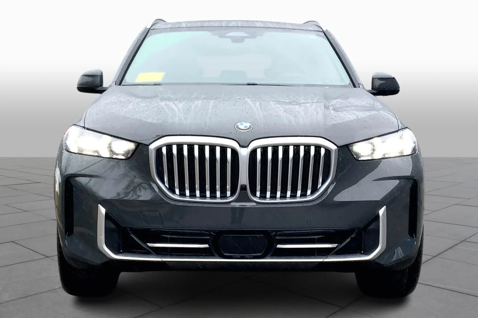 New 2026 Dravit Grey Metallic BMW xDrive40i image 3