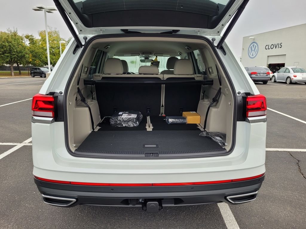 New 2026 White/off-white Volkswagen 2.0T SE w/Technology image 27