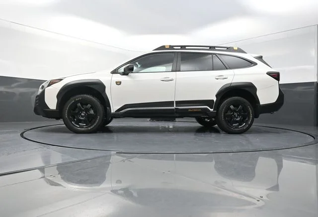 Used 2022 White Subaru Wilderness image 34