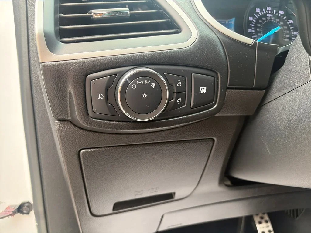 Used 2020 White Ford SEL image 31