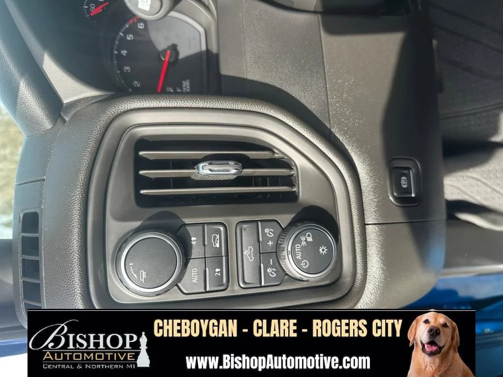 Pre-Owned 2023 Chevrolet Silverado 1500 Custom Crew Cab image 31