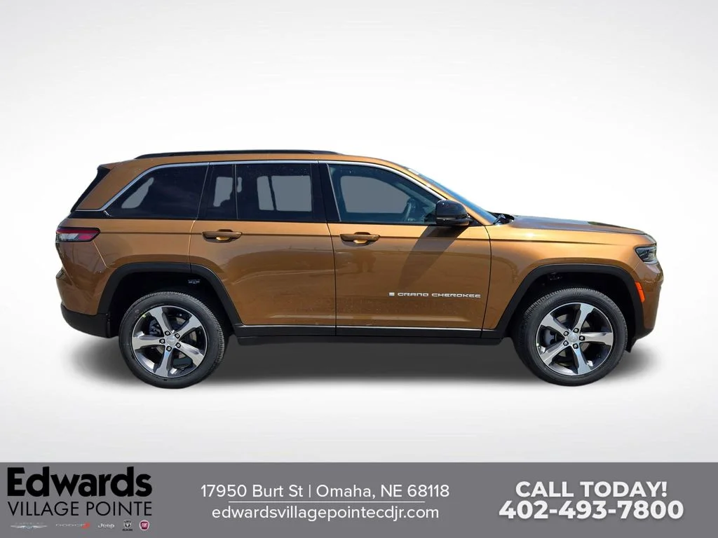 New 2026 Copper Shino Metallic Clear-Coat Exterior Paint Jeep Limited image 2