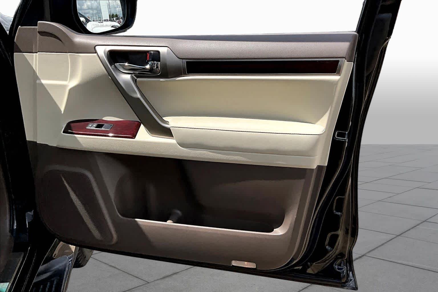 Used 2017 Black Onyx Lexus Premium image 22