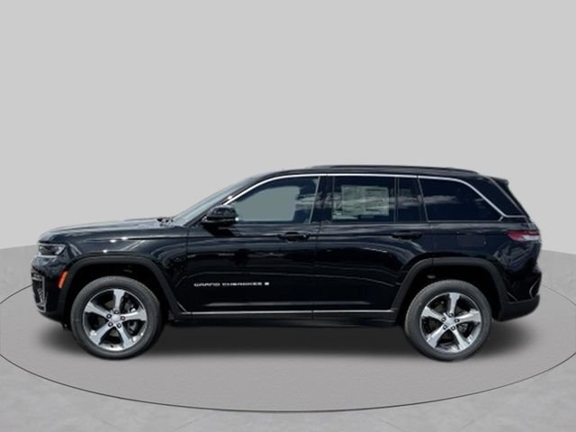 New 2026 Diamond Black Crystal Pearl-Coat Exterior Paint Jeep Limited image 2