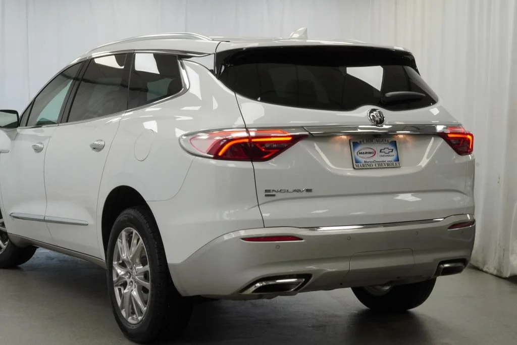Used 2023 Summit White Buick Essence image 37