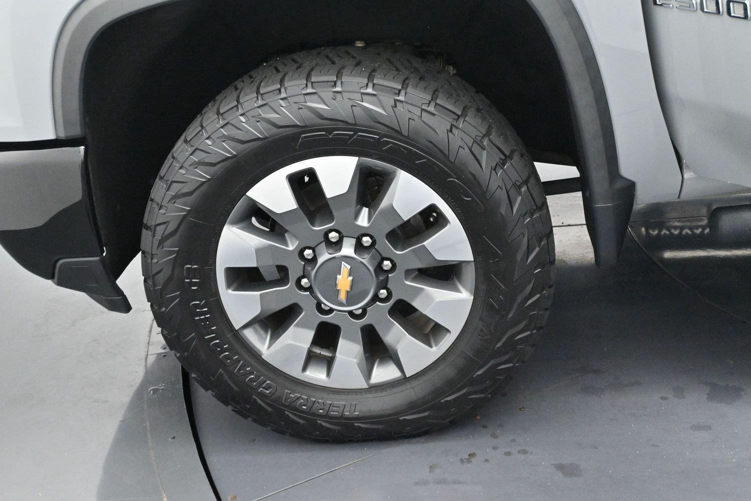 Used 2024 Slate Gray Metallic Chevrolet Custom image 34